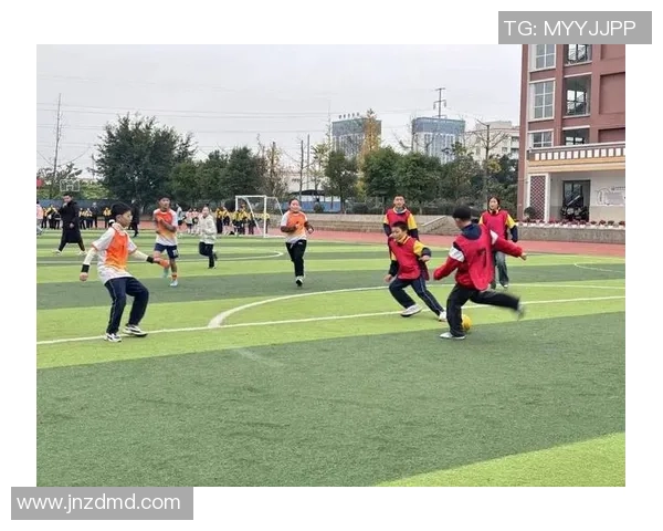 学校购置八个足球以提升学生体育活动参与度和团队合作精神